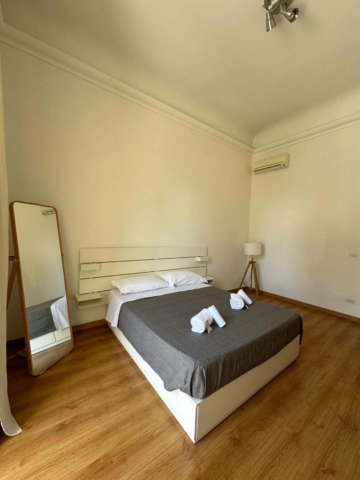 Apartamento Amica Taranto In Piazza Exterior foto